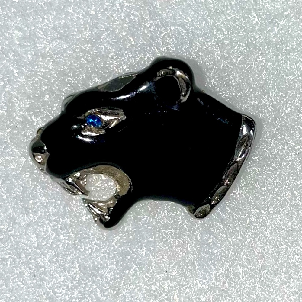 ‘80s black & silver enamel jaguar/panther/cougar? pin with blue gemstone eye/EUC